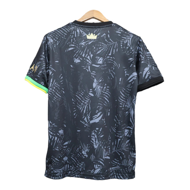 Camisa Seleção Brasil Edição Goat 23/24 - Torcedor Nike Masculina - Preta com detalhes em dourado