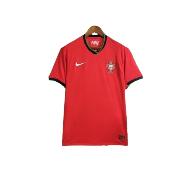 Camisa Seleção de Portugal I 24/25 - Torcedor Nike Masculina - Vermelha com detalhes em preto e verde