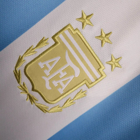 Camisa Seleção da Argentina I 24/25 - Torcedor Adidas Masculina - Azul e branca com detalhes em dourado