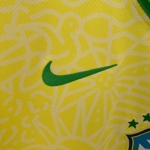 Camisa Seleção Brasileira I 24/25 - Torcedor Nike Masculina - Amarela com detalhes em verde