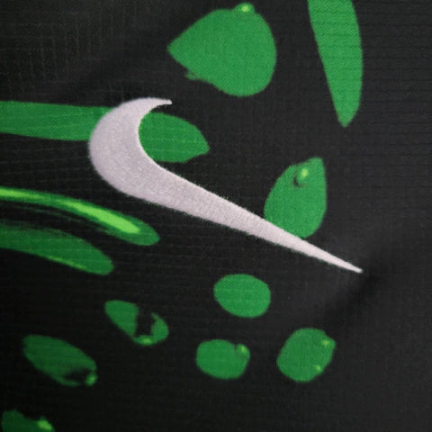 Camisa Nigéria II 24/25 - Torcedor Nike Masculina - Preta com detalhes em verde