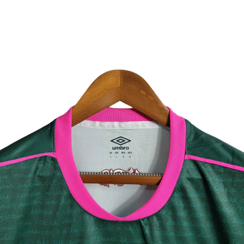 Camisa Fluminense II Edição Especial Cartola 23/24 - Torcedor Umbro Masculina - Verde com detalhes em rosa