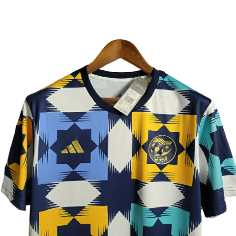 Camisa Seleção Argélia Treino 22/23 - Torcedor Adidas Masculina - Branca com detalhes em azul e amarelo