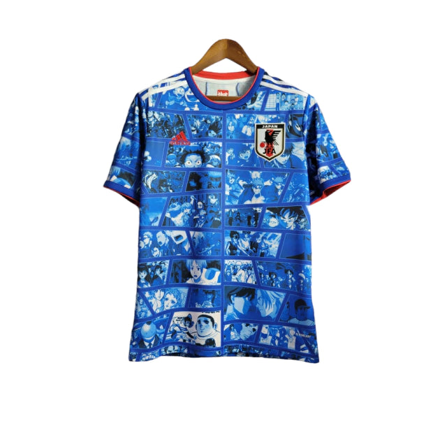 Camisa Japão Edição especial comemorativa 22/23 - Torcedor Adidas Masculina - Azul com detalhes de desenhos em quadrinhos