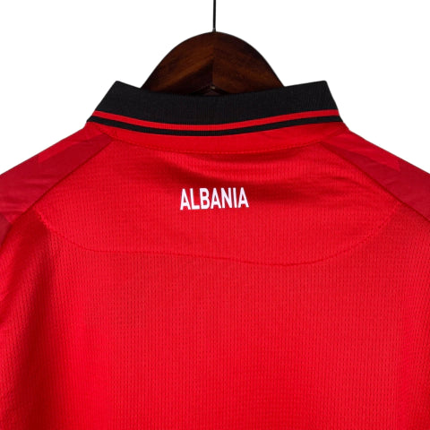 Camisa Seleção Albânia I 23/24 - Torcedor Macron Masculina - Vermelha com detalhes em preto